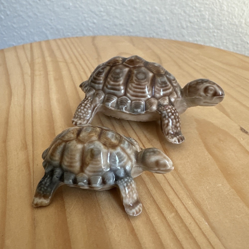 Wade Porcelain England Miniature 2-3 Inch Turtles 2 Pieces Excellent Condition